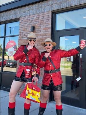 🇨🇦 HAPPY CANADA DAY 🇨🇦 Our Milano Cortina 2026 Canadian celebrities visited a restaurant in Calgary, Alberta, to surprise a few lucky Guests with a little extra Canadian joy in celebration of our nation. Along with our bedazzled Canadian celebs, spread kindness this Canada Day! 🇨🇦 @Mounties4Medals 