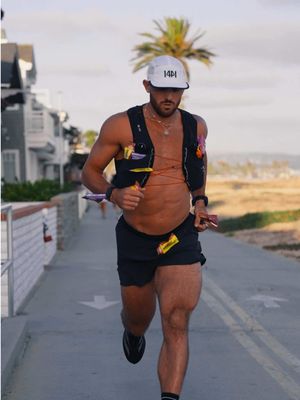 I know I’m not the only one. 😂 Fueling every run with @Honey Stinger electrolyte energy gels (100mg sodium) 🔥 #honeystingerpartner #honeystinger #run #Running 