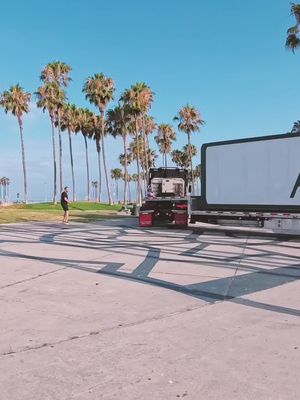 Good Morning, Los Angeles 🌴 AG1's Mobile Tour has arrived and we're kicking it off in sunny California. Find us in Venice Beach today and tomorrow for giveaways, limited merch, and more! Sign up for free at the link in our bio.