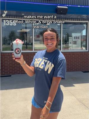 CAWWW! 🦅 today's forecast: Red, White, & Brew Shake 🎆⚽ #7Brew #7BrewCoffee   Red, White, & Brew Shake: blue raspberry* w/ whipped cream + raspberry* drizzle *Sugar-free flavors available