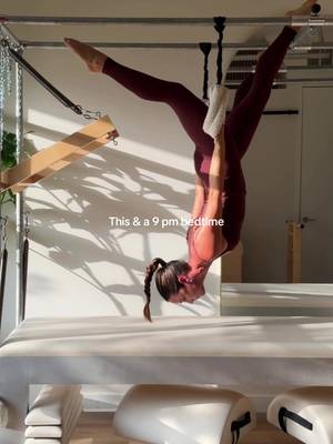 Golden hour flow brought to you by @pilateswithadrien & our new Iced Mocha set 🤎