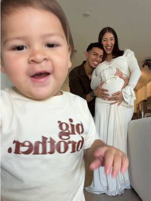 Mood because we are officially a family of 4 now!❤️🤰