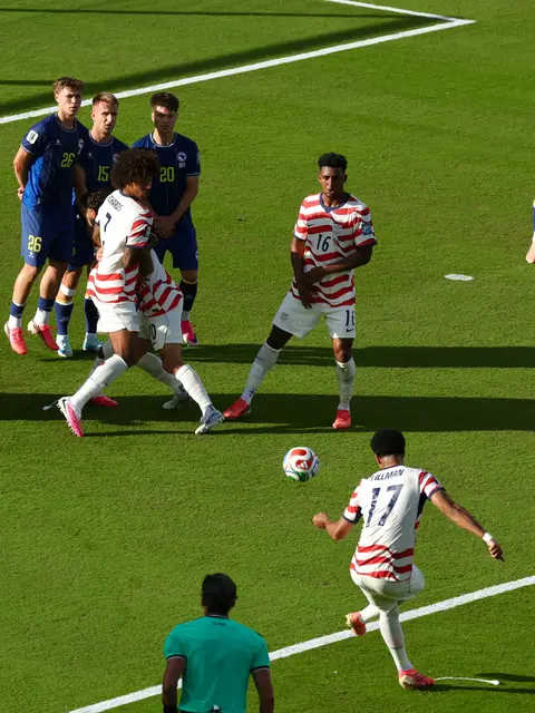 @Malik Tillman GOAL IN THE KNOCKOUTS. #USMNT #USSoccer #FiFaWorldCup