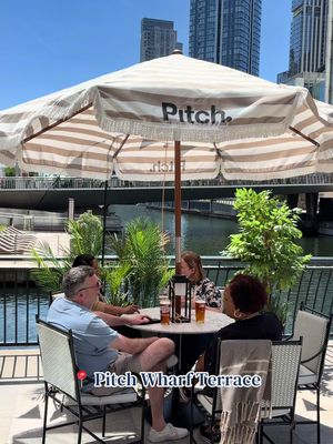 The place to be this summer 🌞🍻 #pitchwharf #londonsummer #canarywharf #LondonBars #postwork 