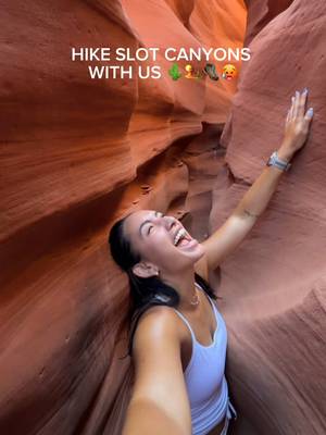 An emotional rollercoaster going through this😭😅🤩🤨 📍 Escalante, Utah #comehikingwithus #hikingvlog #southernutah #hikingutah #hikewithme 