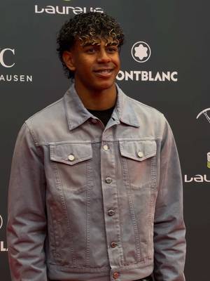 All 👀 on 𝗟𝗮𝗺𝗶𝗻𝗲 𝗬𝗮𝗺𝗮𝗹 Laureus World Young Sportsperson of the Year #fifaworldcup #lamineyamal @Selección española @Lamine Yamal 