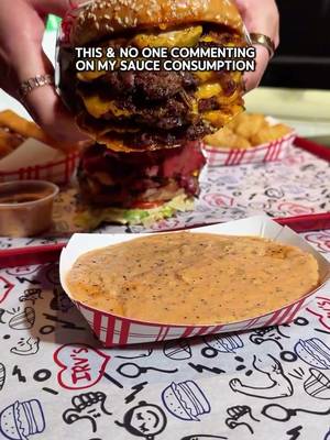 Sauce on the side? More like sauce on the top, bottom, inside, and all around 😋 #IrvsSauce #IrvsBurgers #CheeseBurger #LABurgers #WeHoFood 