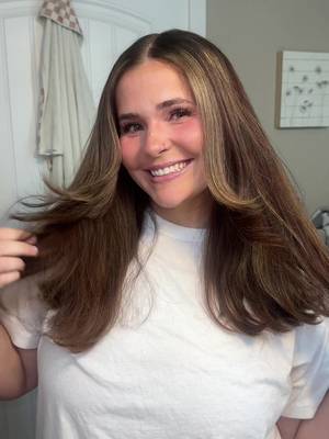@BondiBoost thermal brush! A go to if you have frizzy hair and want a soft or full blow out! i am obsessed with it! #hairtok #hair #ugccreator #ugc #SelfCare 