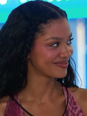 Melanieeeeee I'm going to need you to stand up girl 🙃 #loveislandusaseason7 