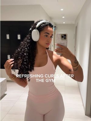 How I go to the gym with curly hair ➰ I don’t have time to wash my hair every day after the gym so I've been using @K18 Hair AirWash dry shampoo after every workout to make my curls and scalp feel fresh! @sephoracanada  #curlyhairroutine #k18partner #k18results #naturalhair 