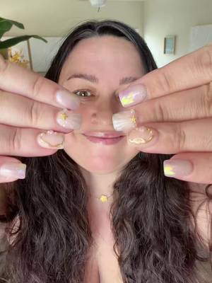 Summer nails loading 🐚👀 #summernails #nailtransition #newnails💅🏻  @Im.vyh040995 killed this 👏🏽