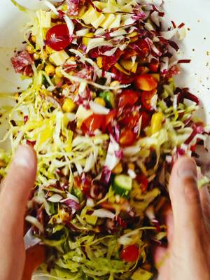 When it’s too hot to cook I make this salad. Full recipe on my newsletter - link in bio xx 