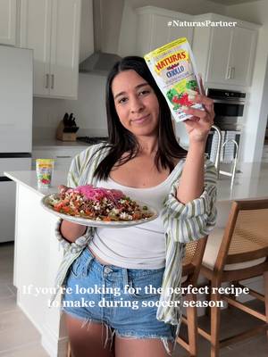 Tajadas con carne molida is one of my favorite Honduran meals 🇭🇳❤️ For the picadillo, I used @Natura’s Sauces USA which helps add flavor without having to chop a bunch of ingredients. Crispy tajadas topped with seasoned beef, cabbage, crema, cheese, and sauce🤤 Perfect for game day or any day. Does this remind you of a dish from your culture? Let me know below! 👇 #Naturas #NaturasPartner #HonduranFood #tajadasconcarnemolida #comidahondureña 