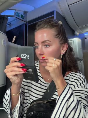 Yes babe I just got off my 8 hour flight like this 💅