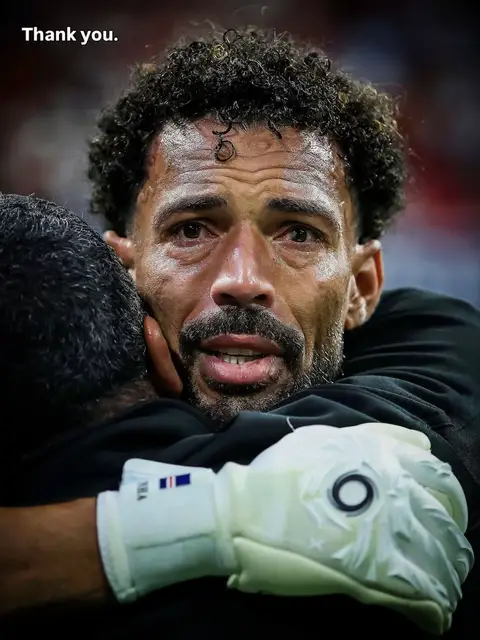 You’re not eliminated, Cape Verde. Not at all from football fans hearts, memories forever. 𝐘𝐨𝐮 𝐰𝐨𝐧 𝐨𝐮𝐫 𝐡𝐞𝐚𝐫𝐭𝐬. 𝐘𝐨𝐮 𝐫𝐞𝐦𝐢𝐧𝐝 𝐮𝐬 𝐭𝐡𝐚𝐭 𝐈𝐌𝐏𝐎𝐒𝐒𝐈𝐁𝐋𝐄 𝐈𝐒 𝐍𝐎𝐓𝐇𝐈𝐍𝐆. 💭 𝐎𝐧𝐞 𝐨𝐟 𝐭𝐡𝐞 𝐛𝐞𝐬𝐭 𝐟𝐨𝐨𝐭𝐛𝐚𝐥𝐥 𝐬𝐭𝐨𝐫𝐢𝐞𝐬 𝐞𝐯𝐞𝐫. Cape Verde, you literally won the whole world’s hearts… this will stay forever 🥺🇨🇻 𝐓𝐡𝐞 𝐬𝐦𝐚𝐥𝐥𝐞𝐬𝐭 𝐜𝐨𝐮𝐧𝐭𝐫𝐲 𝐞𝐯𝐞𝐫 𝐭𝐨 𝐬𝐜𝐨𝐫𝐞 𝐢𝐧 𝐚 𝐖𝐨𝐫𝐥𝐝 𝐂𝐮𝐩 𝐤𝐧𝐨𝐜𝐤𝐨𝐮𝐭 𝐠𝐚𝐦𝐞. Vozinha & co, Spain, Argentina… Incredible moments. 500.000 people, small place to be… but the 𝐛𝐢𝐠𝐠𝐞𝐬𝐭 𝐡𝐞𝐚𝐫𝐭! ❤️ Magic stories like this make us feel in love with this game. 𝐎𝐛𝐫𝐢𝐠𝐚𝐝𝐨, 𝐂𝐚𝐩𝐞 𝐕𝐞𝐫𝐝𝐞. From all football fans.