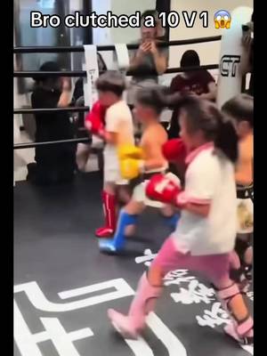 Bro just clutched a 10V1 with 1 kick #kickboxing #mma #muaythai 