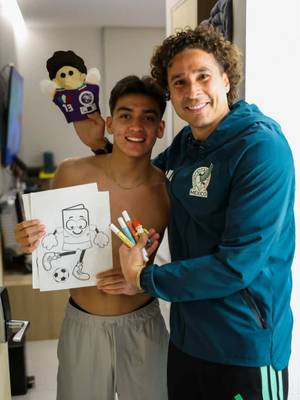 No sé preocupen, para los que preguntan sí estoy pendiente de @Gilberto Mora… ya está en su cuarto, con tarea hecha y listo para dormir 😴 #SomosMéxico #DonMemo #Gil #miseleccionmx #nomemonoparty 