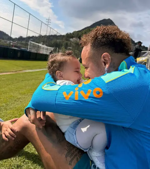 Parabéns meu amorzinho, que papai do céu te conceda muita saúde e alegria!!!  Papai te ama ♥️ 04