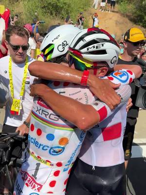 🤩 WHAT A WIN ! WHAT A DUO ! 🇲🇽🤝🇸🇮 #TourDeFrance #sportstiktok #cycling 