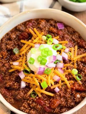 30 minute brisket chili, and it’s all cooked in ONE pot! #EasyRecipe 