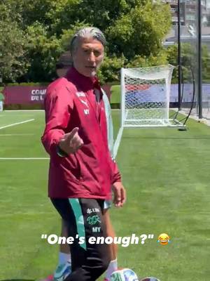 Coach showing how it's done 😨👌 #FIFAWorldCup 