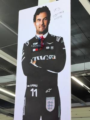 The crew couldn’t resist 😅  @Sergio Pérez #cadillacf1team #f1 #worldcup #mexico #england 