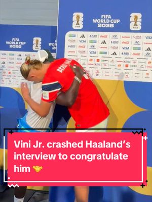 A classy move by Vini Jr. after Brazil's loss 🫡 #FIFAWorldCup (via @Fabrizio Romano) 