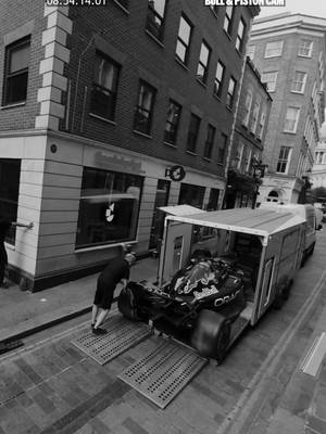 Special delivery caught on camera at St. Paul’s, London.  #fordracing #leaked #f1 