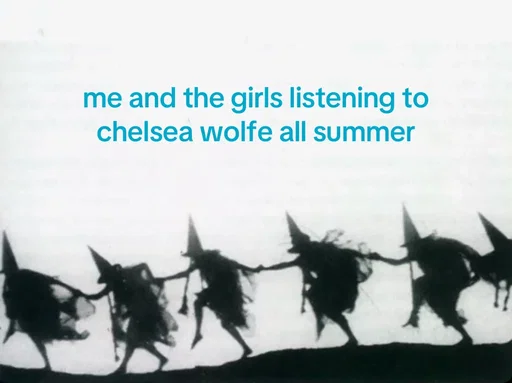 calling my witchy girlzzz  #chelseawolfe #altmusic #darkfolk 