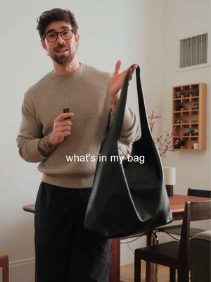 What’s is my bag 👜  #whatsinmybag 