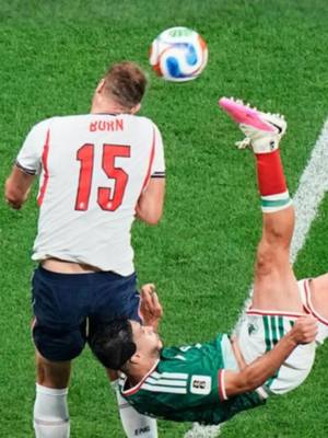 Dan Burn thought Thomas Tuchel's first text was fake... 📱🤣 Following a huge performance against Mexico, hear the story behind the defender's first England call-up 🏴󠁧󠁢󠁥󠁮󠁧󠁿 Could he be the man to stop Haaland and Norway? 🇳🇴 Full episode out now, wherever you get your podcasts 🔗