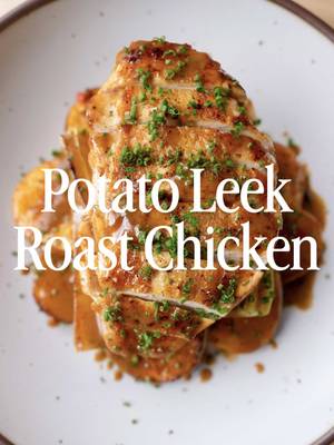 I’ll never get tired of pan-roasted chicken and a killer zesty pan sauce. Caramelized leeks & spicy Calabrian roast potatoes hit the spot! Recipes hit my newsletter every Saturday - Link in bio 🔝