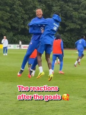 The reactions after the goals 😍💙 #equipedefrance #fifaworldcup #football #sportstiktok #match 