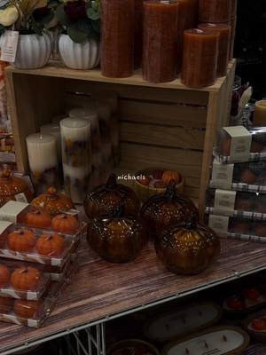 who else is ready for spooky szn? 🍁 @Bath & Body Works @Hobby Lobby @Michaels Stores  #fallshopping#autumn#bodycare#falldecor#fallmorning fyp, morning routine, fall diary 
