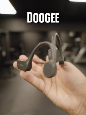 The @Doogee bone beat headphones will be the last headphones you’ll need. whether you’re a runner, cyclist, or a swimmer these will work for all those activities and more. ##doogee##bonebeatswimlite##openearheadphone##doogeesoundlife##openearsportsheadphones