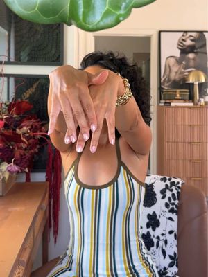 being whimsy on a weekday + just because... 10/10 recommend 🎀 used the new @Sally Hansen Miracle Gel Super Charged Bold Glam polish in “purhue your dreams” to get a dainty fresh paint job before heading out for sushi + a lil me time #sallyhansenpartner 