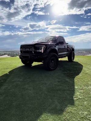 The single cab 750 HP Raptor R turned out perfect. CHECK OUT THAT BED SET UP IN THE REAR 🤤