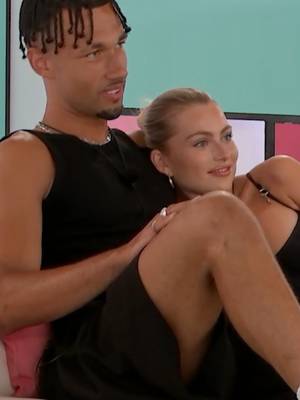"That's it now then, it's me and you" 💛 The love triangle era is over for Martha and Jordon as they decide they only have eyes for each other. Love Island continues tonight at 9pm on ITV2. Produced by Lifted Entertainment, part of ITV Studios.