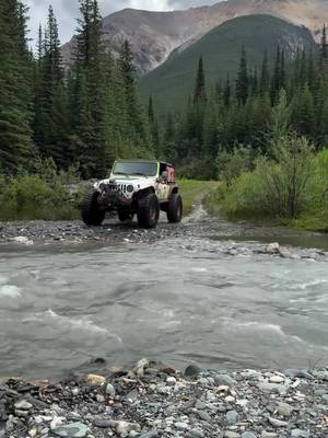 Out and about ✌️ 🎥 @mountainjeepmike x 703 BEAD GRIP
