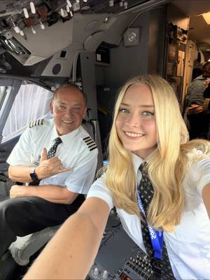 Like father, like daughter! Welcome to the Southwest Family, Hanna 💙❤️💛 #pilotlife #fatherdaughter #womeninaviation #femalepilot 