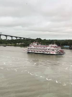 On my recent trip to Savannah, I stay at the renovated @JW Marriott in #savannah  Beautiful views, amazing customer service and lots of restaurant options too. #summerendstays #thingstodoinatlanta #traveltiktok 