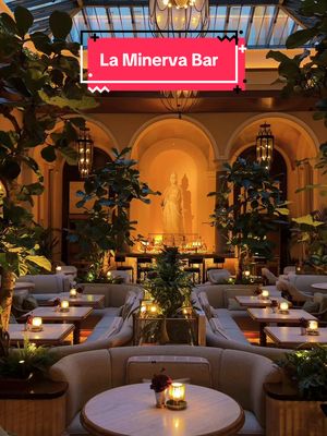 Stunning setting for an aperitivo #rometravel #placestovisitinrome #londonbar #secretrome #mustvisitplacesinrome 
