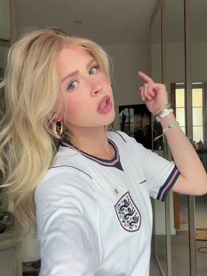 BLASTING THIS SONG TODAY #england #worldcup 