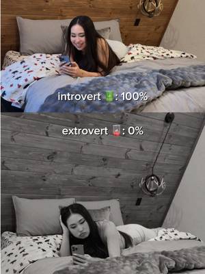 Introvert vs extrovert 🪫🔋 #introvert #extrovert #friends #relatable 