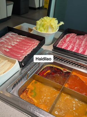 There’s so much more to @Haidilao Official than the dancing noodles and robot servers. 🤖🍜 They also have some fun DIY creations you have to try! For a limited time, tell your server “summer vibes” and you’ll get a special surprise. ☀️✨ If you’re a Haidilao Member, don’t miss these exclusive deals: * Meat O’Clock (Mon–Fri before 5 PM & Mon–Sun after 9:30 PM): Get an A5 Wagyu Chuck Roll for $19.99 (limit one per table). * Plus, check out other member perks like weekday combo meals, Happy Hour discounts, and Tuesday Member’s Day savings! 🌶️ DIY Hot & Sour Glass Noodles * 1 spoon vinegar * 1 spoon soy sauce * ½ ladle oyster sauce * Minced beef * ½ spoon minced garlic * Chopped scallions * Cilantro * Millet chili * Spicy soup broth How to make it: Boil the glass noodles in the spicy broth for about 2 minutes. Transfer them to your prepared sauce bowl, mix everything together, and enjoy! 🍋 Thai-Style Lemon Shrimp Paste * Millet chili * Minced garlic * Cilantro * 1 spoon soy sauce * 1 spoon vinegar * ½ spoon oyster sauce * Lemon slices * ½ packet white sugar How to make it: Cook the shrimp paste in the hot pot, then add it to the sauce and mix well before eating. Which one are you trying first? 👇 #hotpot #haidilao #hotpothacks #seattlefood #hotpotrestaurant 