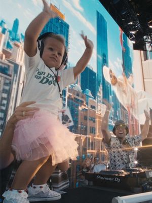 WHAT A DAY IN LONDON!!! 🤯❤️ A DREAM COME TRUE HAVING MY FAMILY ON STAGE WITH ME, AND WITHOUT A DOUBT MY FAVOURITE SHOW OF THE YEAR.  THE ENERGY FROM ALL 20,000 OF YOU WAS ABSOLUTELY OFF THE CHARTS!!! 🔥🔥🔥 THANK YOU FOR MAKING IT SO DAMN EPIC. LOVE YOU LONG TIME, LONDON!!! ❤️🙌🙌🙌 