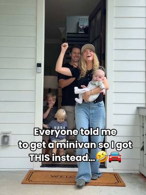 If I could be a car, I would be this Volkswagen minivan 🤣🚘 #minivan 