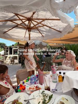 Who said kids can’t go to the three pm seating?! #kids #mom #eurosummer 