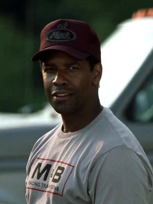 "I am not going to bury my son. My son is going to bury me." 💔 John Q (2002) was one of the most personal films Nick Cassavetes ever directed. Inspired by the real-life medical struggles of his daughter Sasha, who was born with a congenital heart defect, the film carries an emotional authenticity that extends far beyond its gripping story. Cassavetes would later revisit similar themes in My Sister’s Keeper (2009), once again drawing from his family’s experiences. While many viewers remember John Q for its powerful criticism of the American healthcare system, the filmmakers have said the story is ultimately about faith, hope, and the possibility of miracles. Denzel Washington’s deeply committed performance gives the film its emotional core, making it one of the most moving dramas of the early 2000s. What would you rate John Q out of 10?