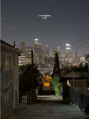 There’s something special about this place at night. 🌙✨ The city slows down, the lights begin to shine, and for a few minutes, everything feels peaceful. If you ever need a quiet escape without leaving Los Angeles, save this spot and experience it for yourself. 📍923 N Beaudry Ave, Los Angeles, CA #city 